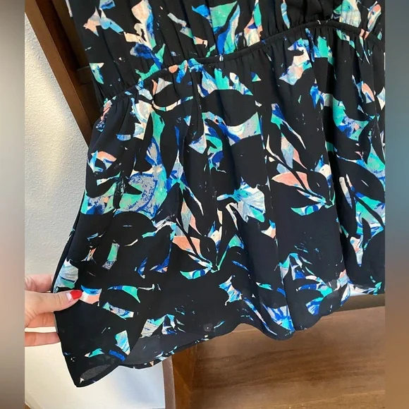 EUC ASTR the Label Geometric Cold Shoulder Romper (Size:L) - Picture 10 of 16